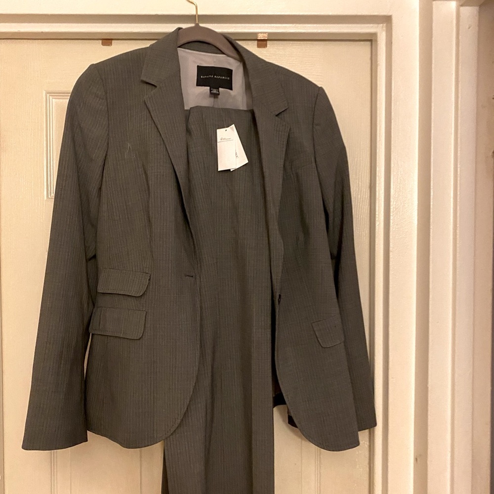 Banana republic Grey pinstriped suit. NWT